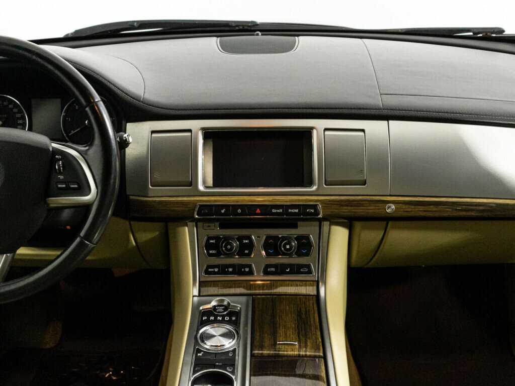 Купить Jaguar XF с пробегом. Фото: #13