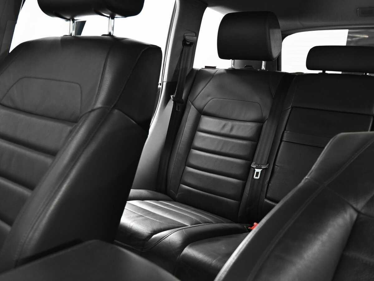 Купить Volkswagen Touareg с пробегом. Фото: #10