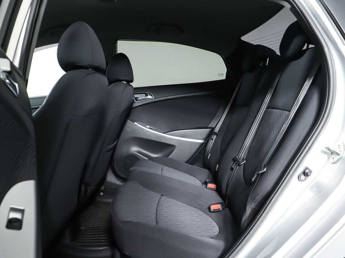 Купить Hyundai Solaris с пробегом. Фото: #11