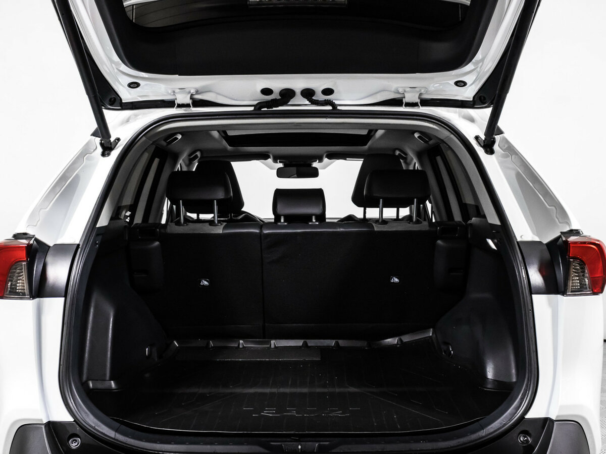 Купить Toyota RAV4 с пробегом. Фото: #11