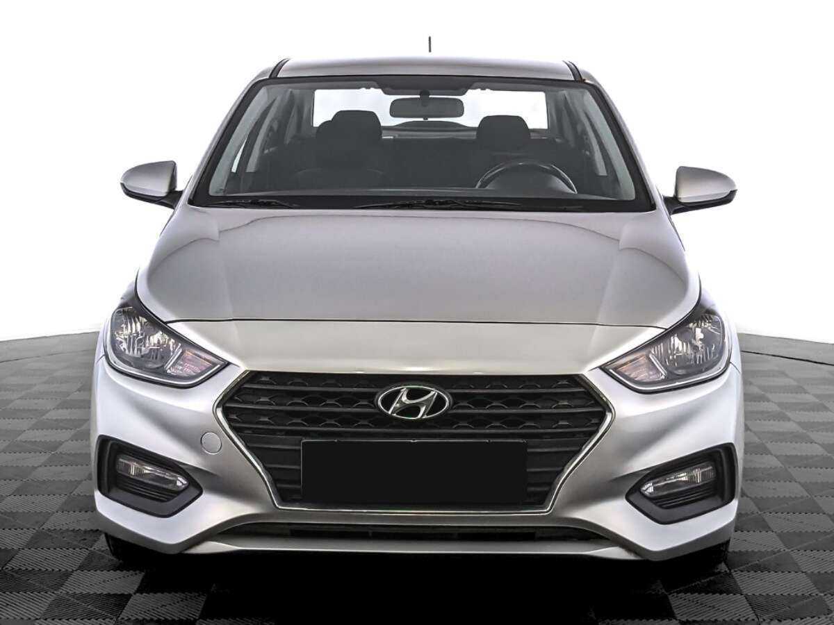 Купить Hyundai Solaris с пробегом. Фото: #1