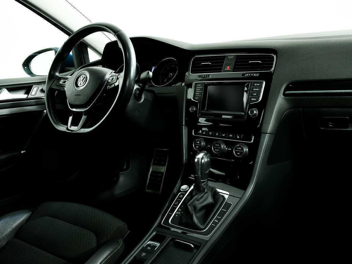 Купить Volkswagen Golf с пробегом. Фото: #8