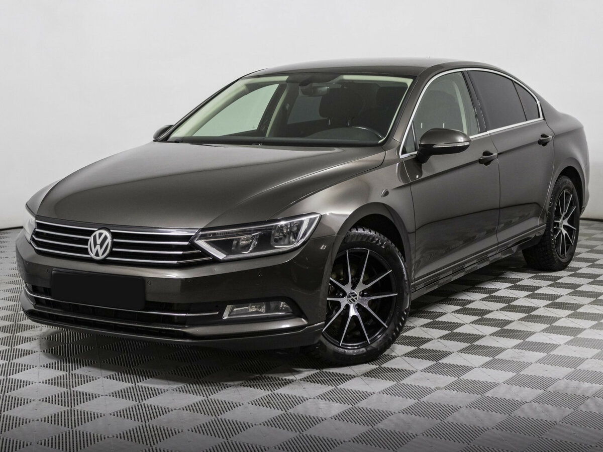 Купить Volkswagen Passat с пробегом. Посмотреть фото