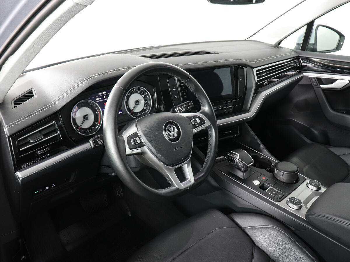 Купить Volkswagen Touareg с пробегом. Фото: #8