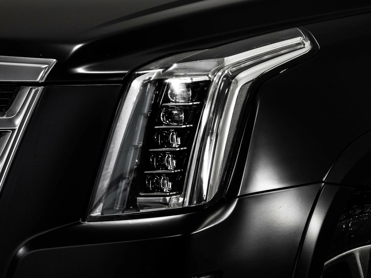 Купить Cadillac Escalade с пробегом. Фото: #2