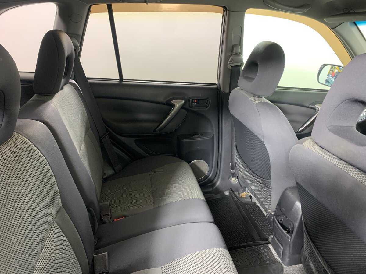 Купить Toyota RAV4 с пробегом. Фото: #17