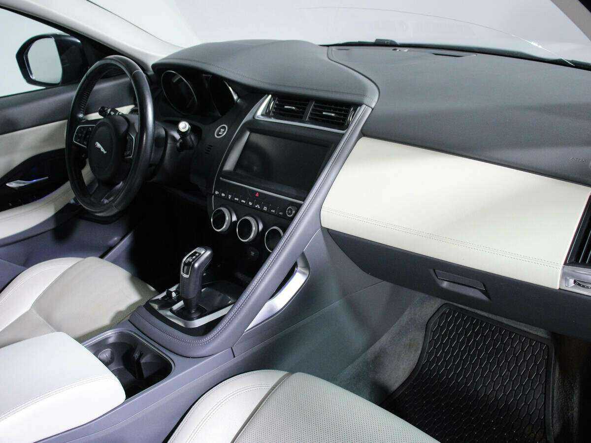Купить Jaguar E-Pace с пробегом. Фото: #6