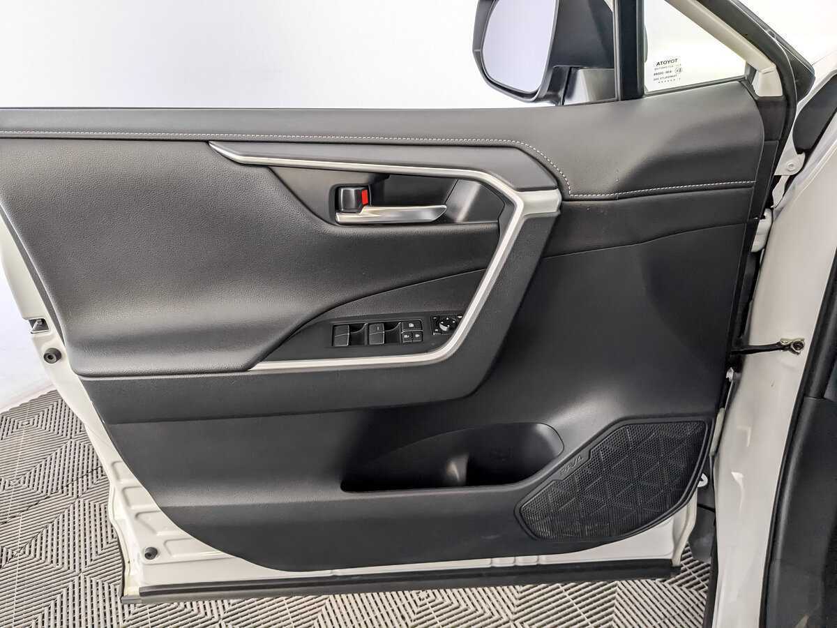 Купить Toyota RAV4 с пробегом. Фото: #18