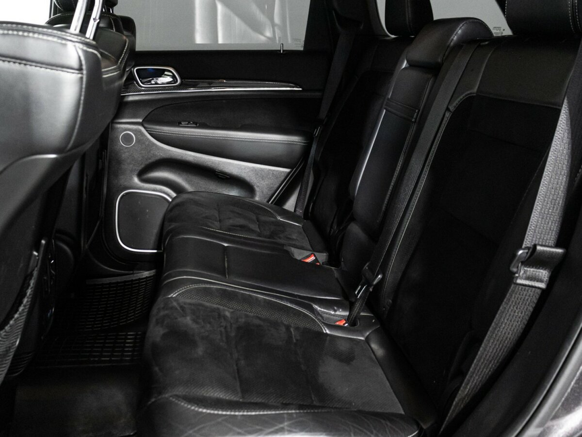 Купить Jeep Grand Cherokee с пробегом. Фото: #9