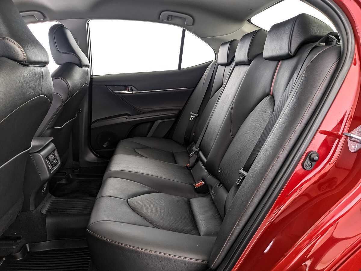 Купить Toyota Camry с пробегом. Фото: #11