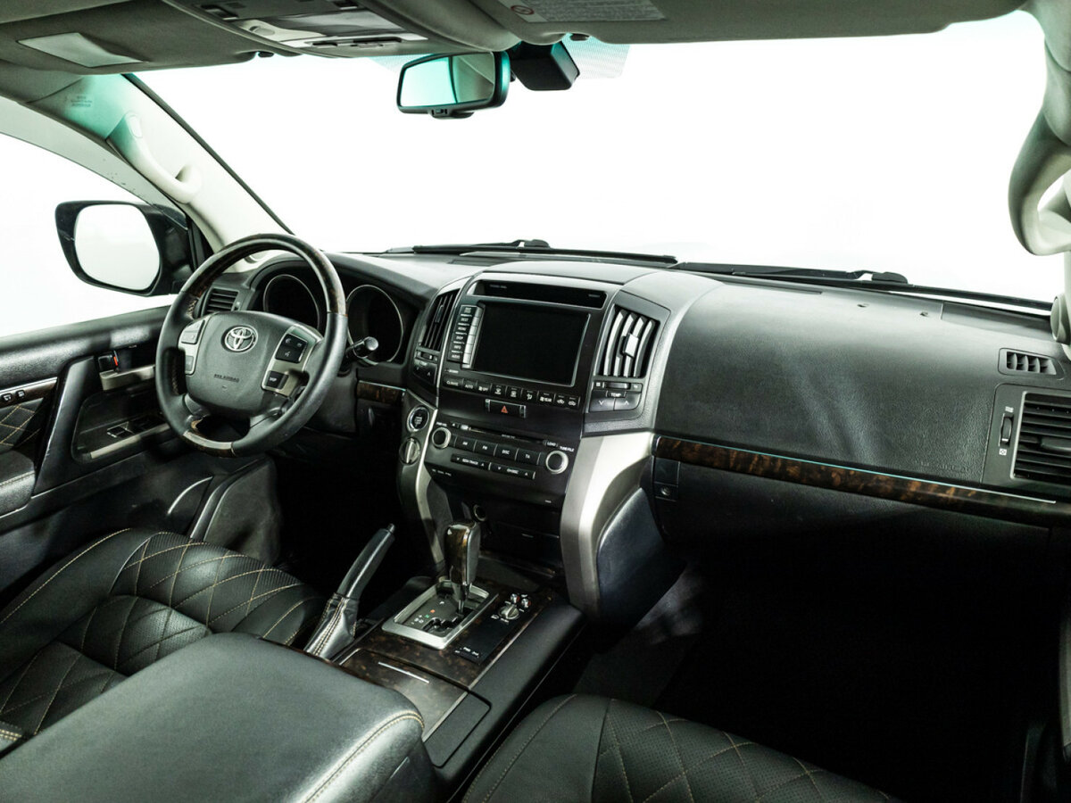 Купить Toyota Land Cruiser с пробегом. Фото: #5