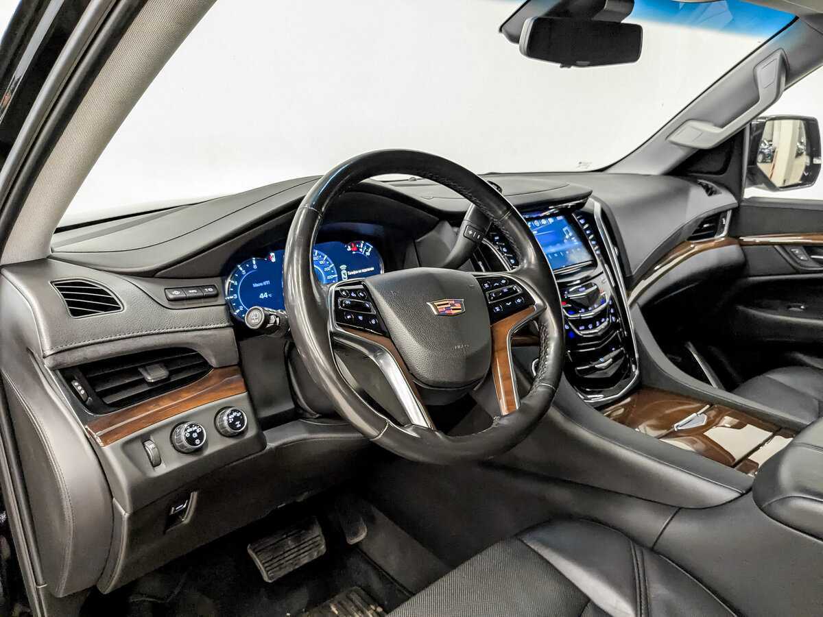 Купить Cadillac Escalade с пробегом. Фото: #15