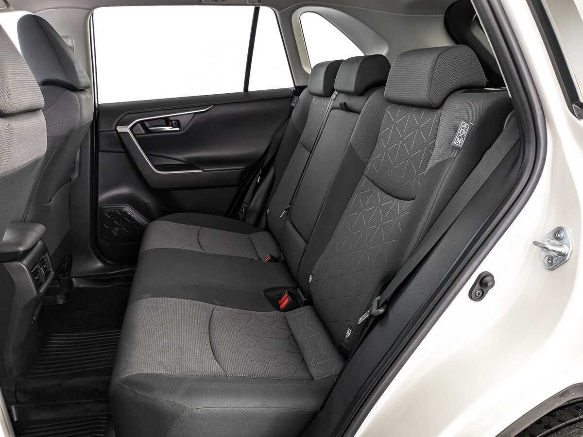 Купить Toyota RAV4 с пробегом. Фото: #13