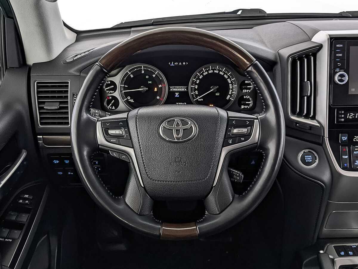 Купить Toyota Land Cruiser с пробегом. Фото: #19