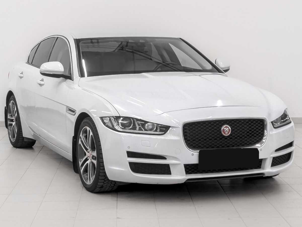 Купить Jaguar XE с пробегом. Фото: #2