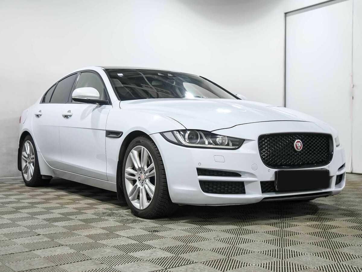 Купить Jaguar XE с пробегом. Фото: #2