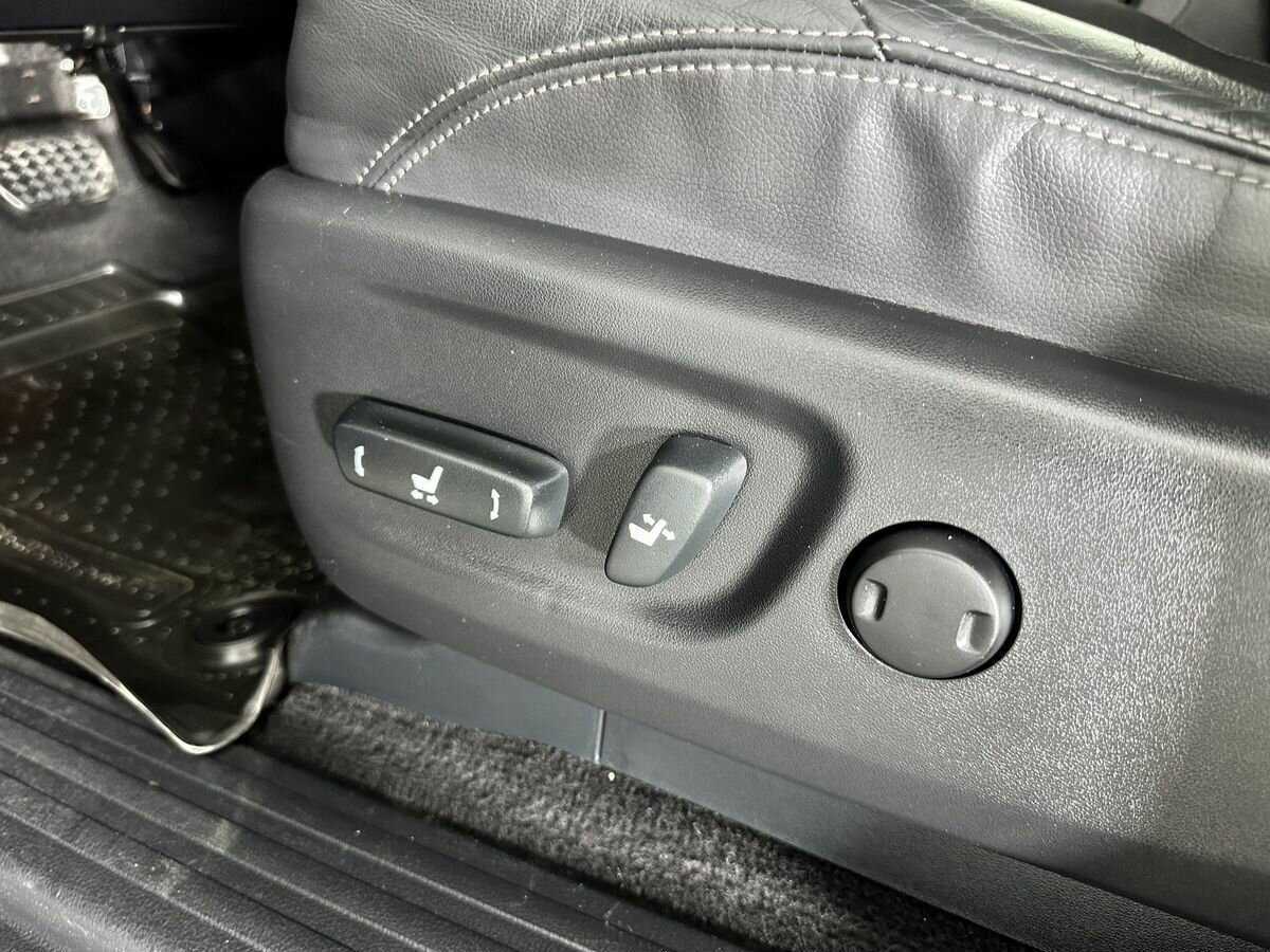 Купить Toyota Land Cruiser Prado с пробегом. Фото: #17
