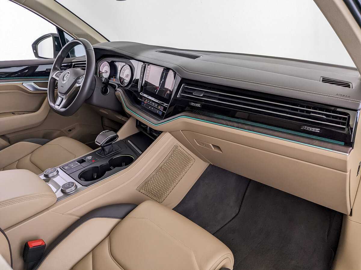Купить Volkswagen Touareg с пробегом. Фото: #8