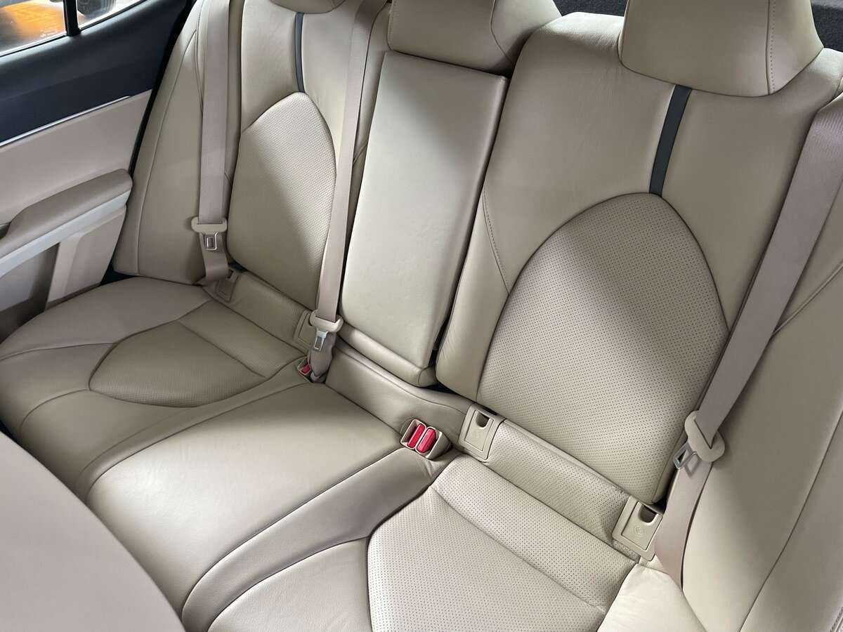 Купить Toyota Camry с пробегом. Фото: #17
