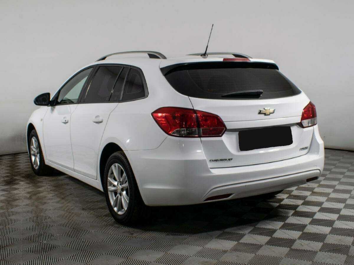 Купить Chevrolet Cruze с пробегом. Фото: #4