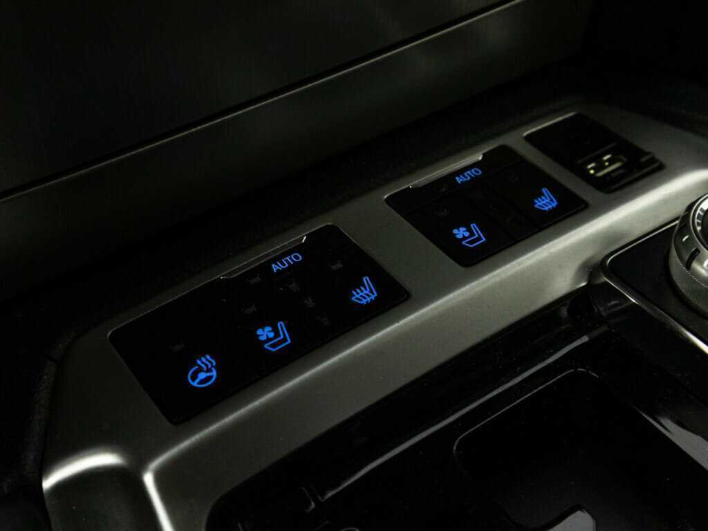 Купить Toyota Land Cruiser с пробегом. Фото: #16