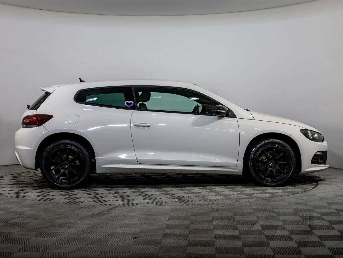 Купить Volkswagen Scirocco с пробегом. Фото: #2