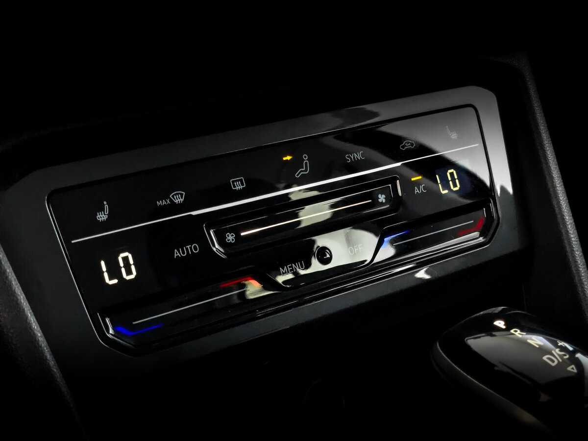 Купить Volkswagen Tiguan с пробегом. Фото: #19