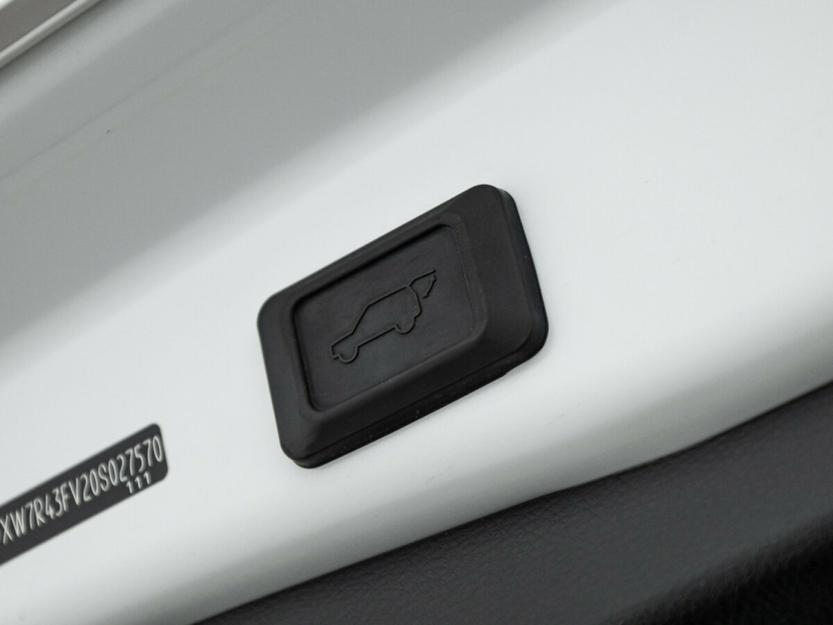 Купить Toyota RAV4 с пробегом. Фото: #20