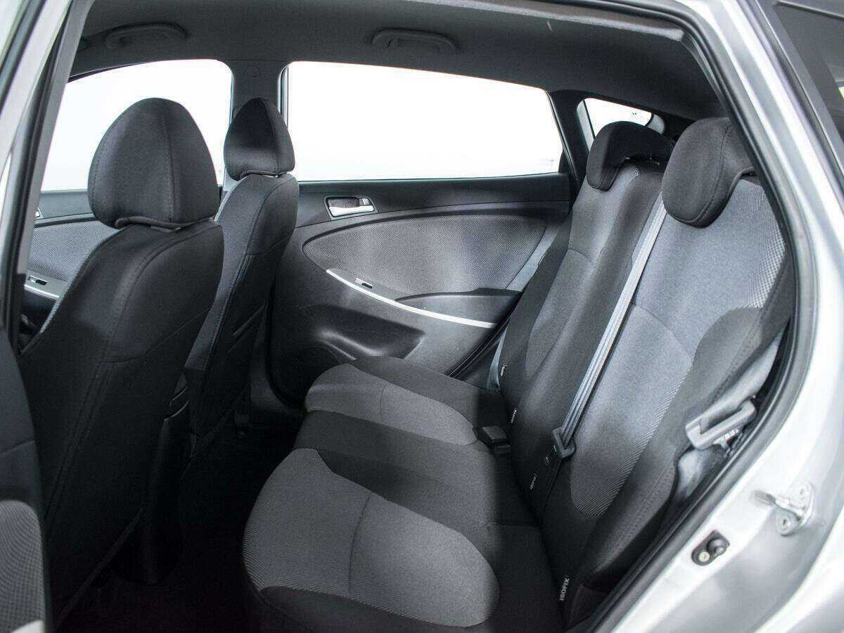 Купить Hyundai Solaris с пробегом. Фото: #9