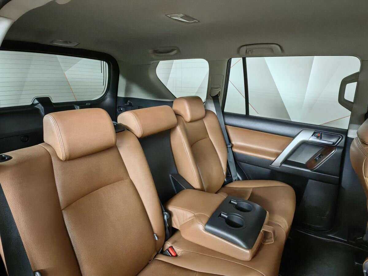 Купить Toyota Land Cruiser Prado с пробегом. Фото: #11