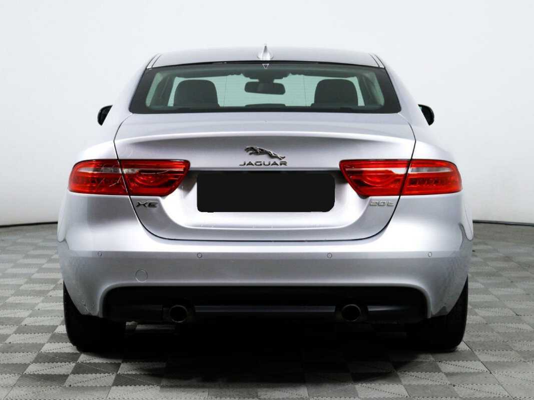 Купить Jaguar XE с пробегом. Фото: #5