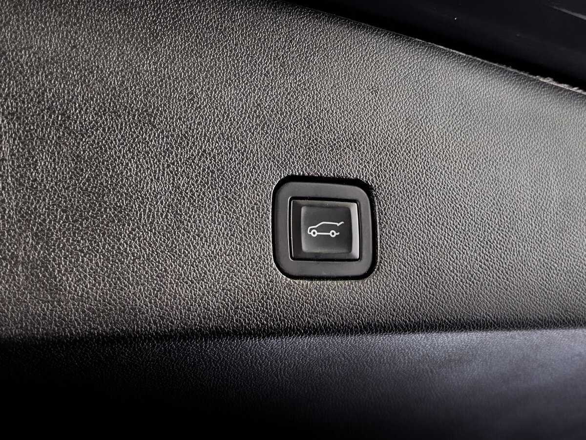 Купить Cadillac XT6 с пробегом. Фото: #24