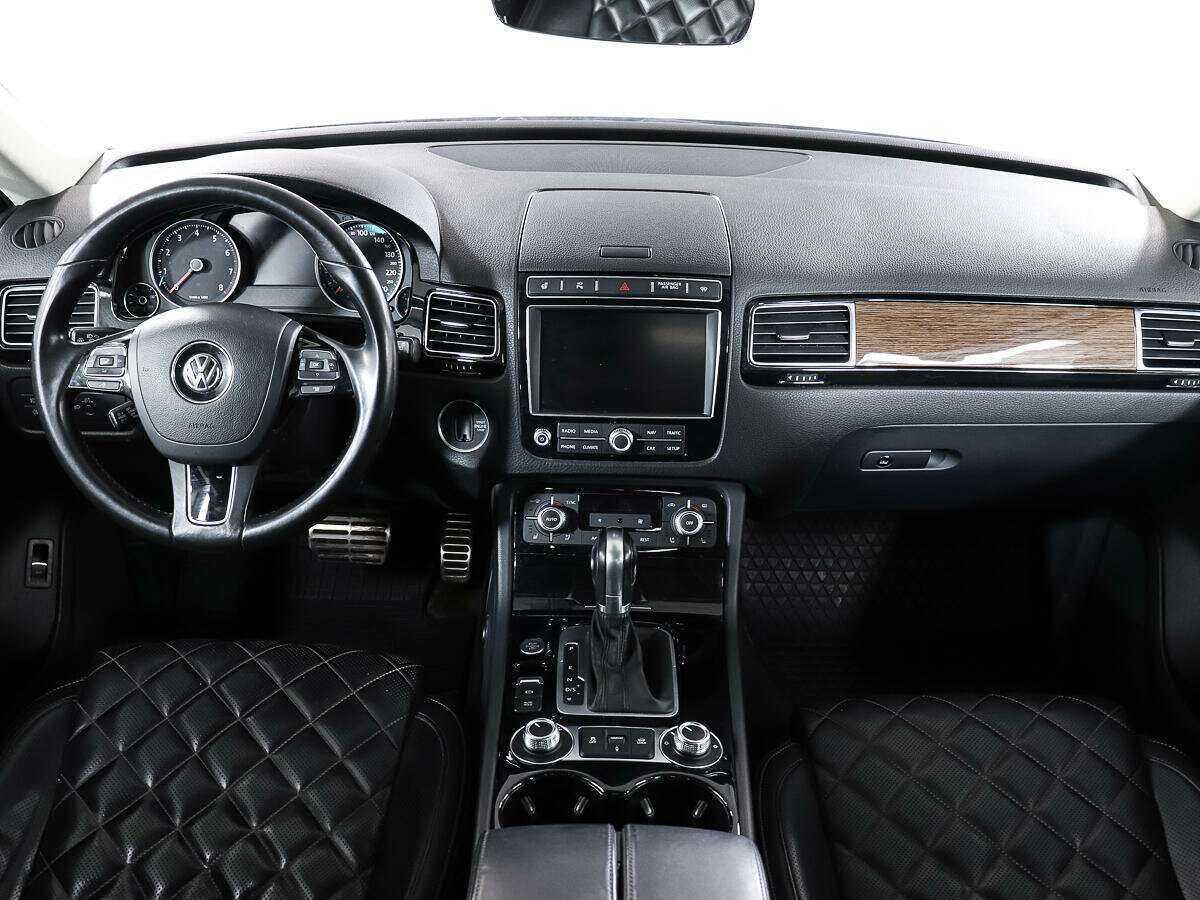 Купить Volkswagen Touareg с пробегом. Фото: #11