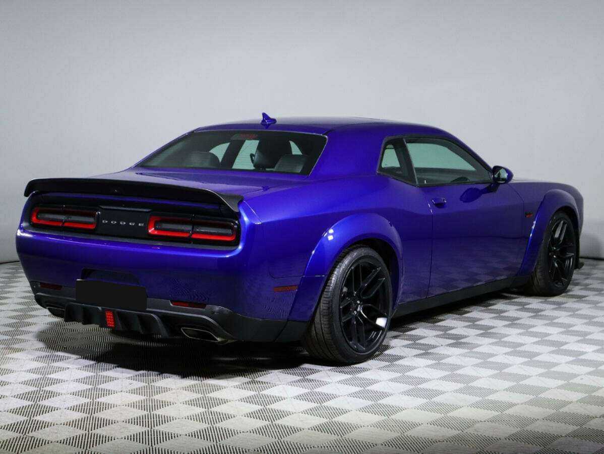Купить Dodge Challenger с пробегом. Фото: #3