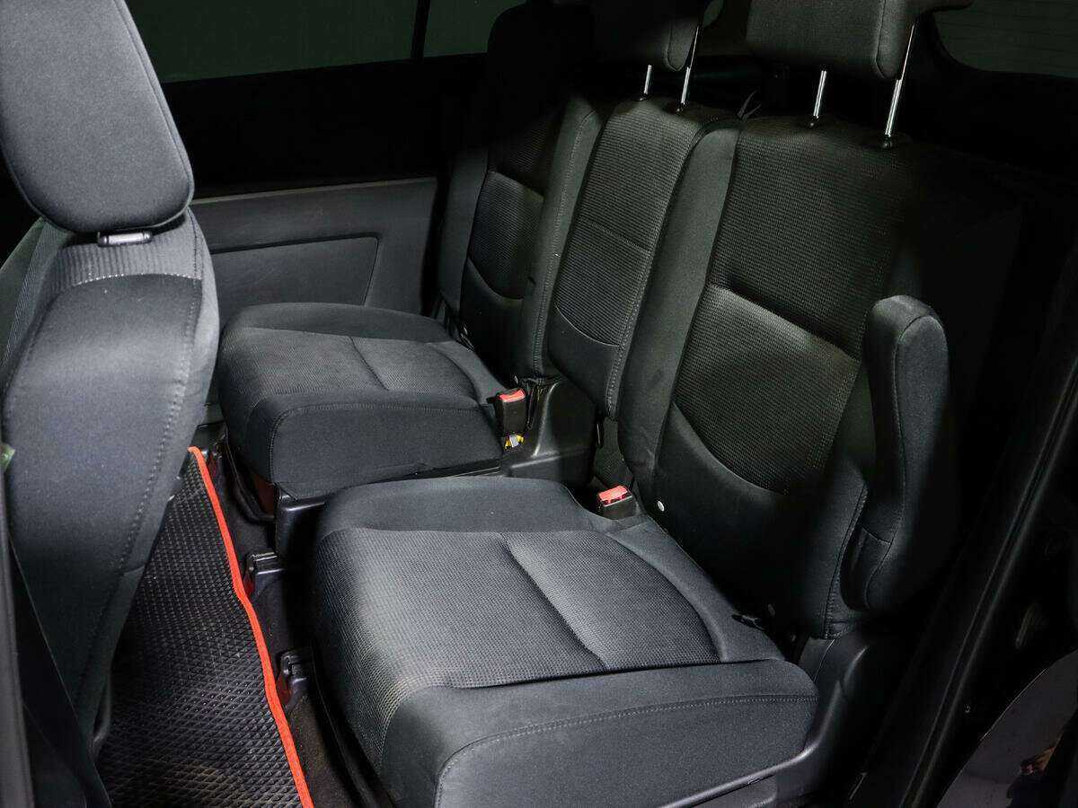 Купить Mazda 5 с пробегом. Фото: #9
