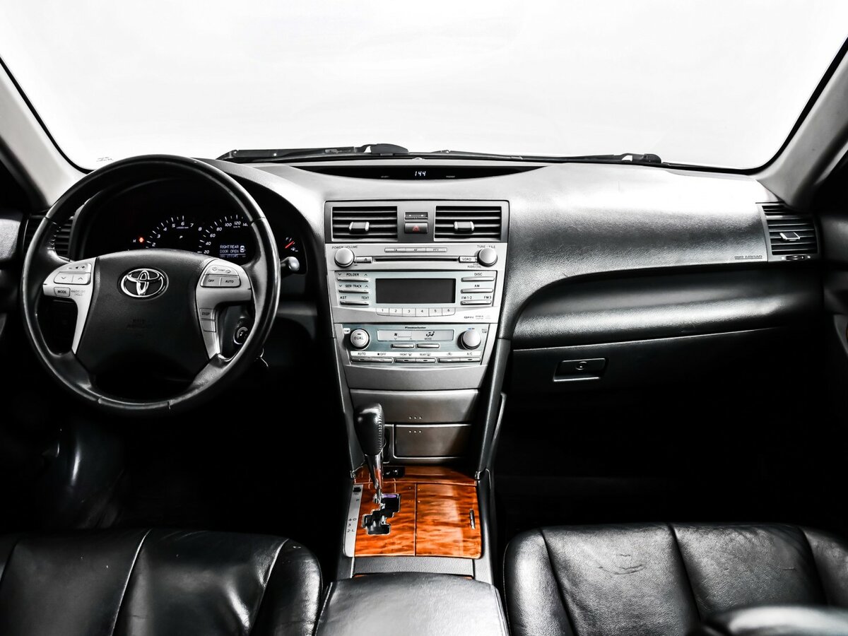 Купить Toyota Camry с пробегом. Фото: #8