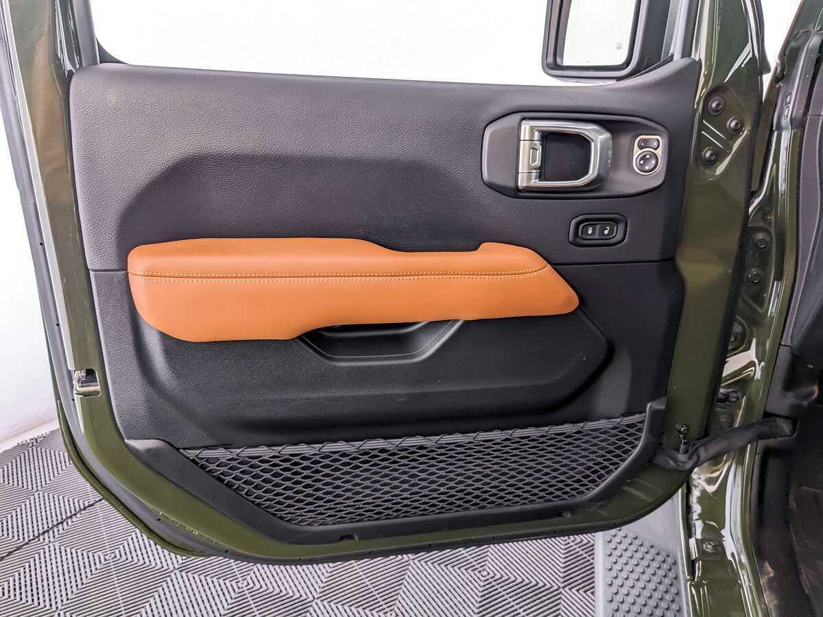 Купить Jeep Wrangler с пробегом. Фото: #17
