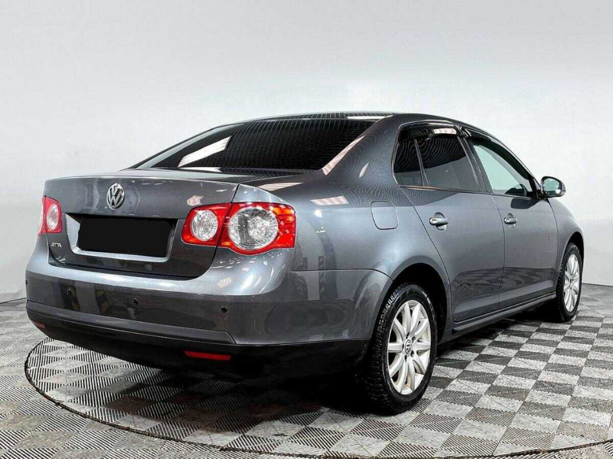 Купить Volkswagen Jetta с пробегом. Фото: #4