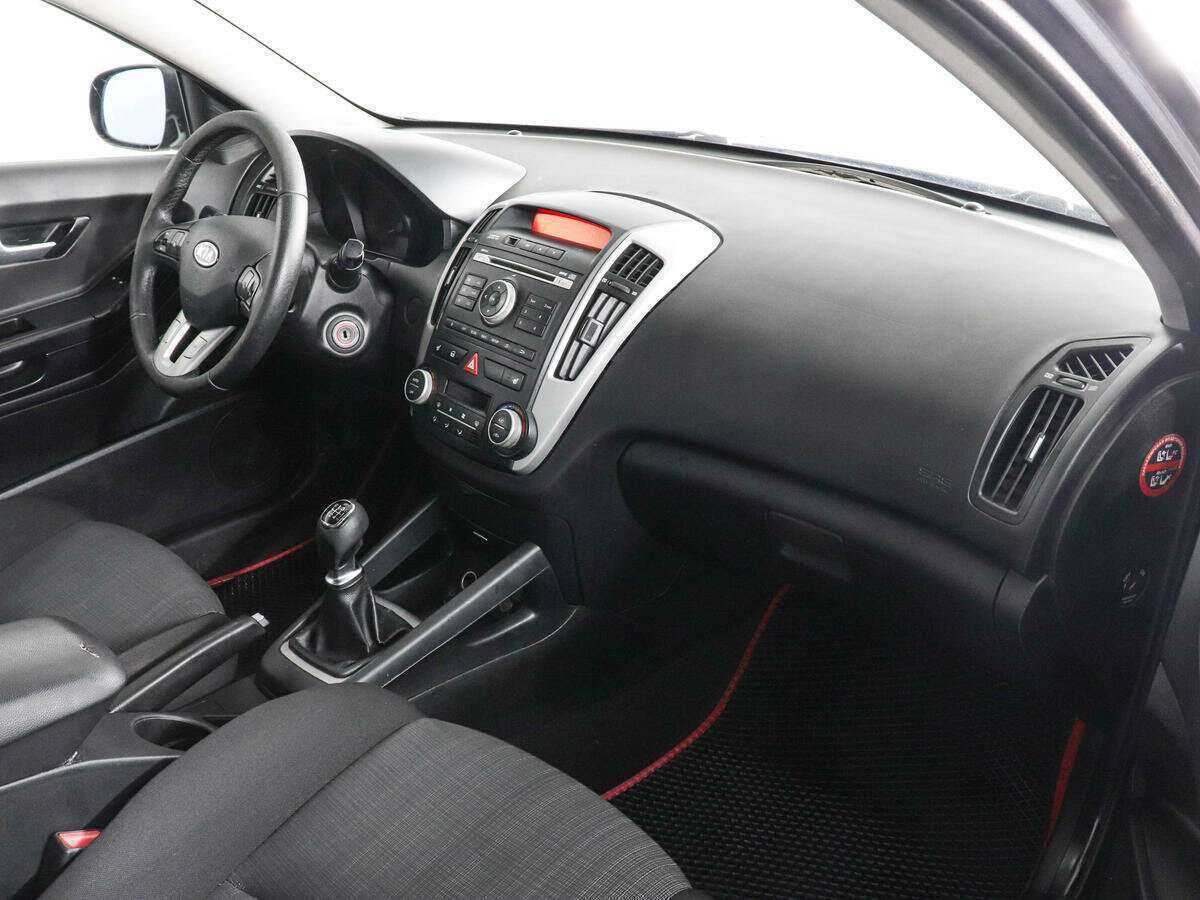 Купить Kia Ceed с пробегом. Фото: #5