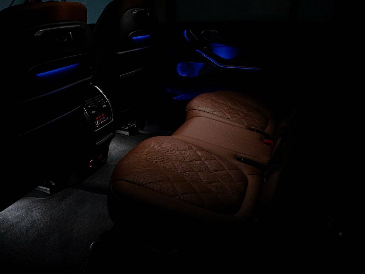 Купить BMW X7 с пробегом. Фото: #25