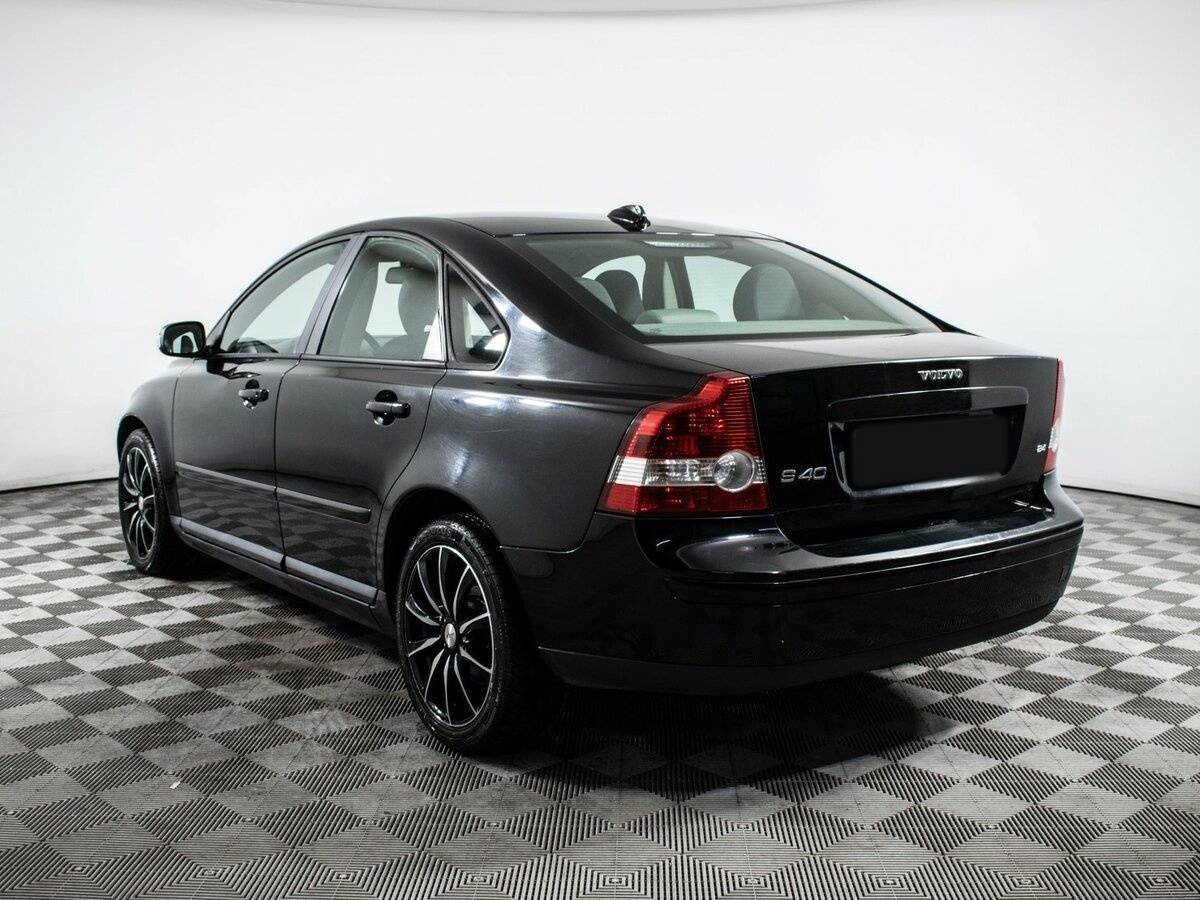 Купить Volvo S40 с пробегом. Фото: #4