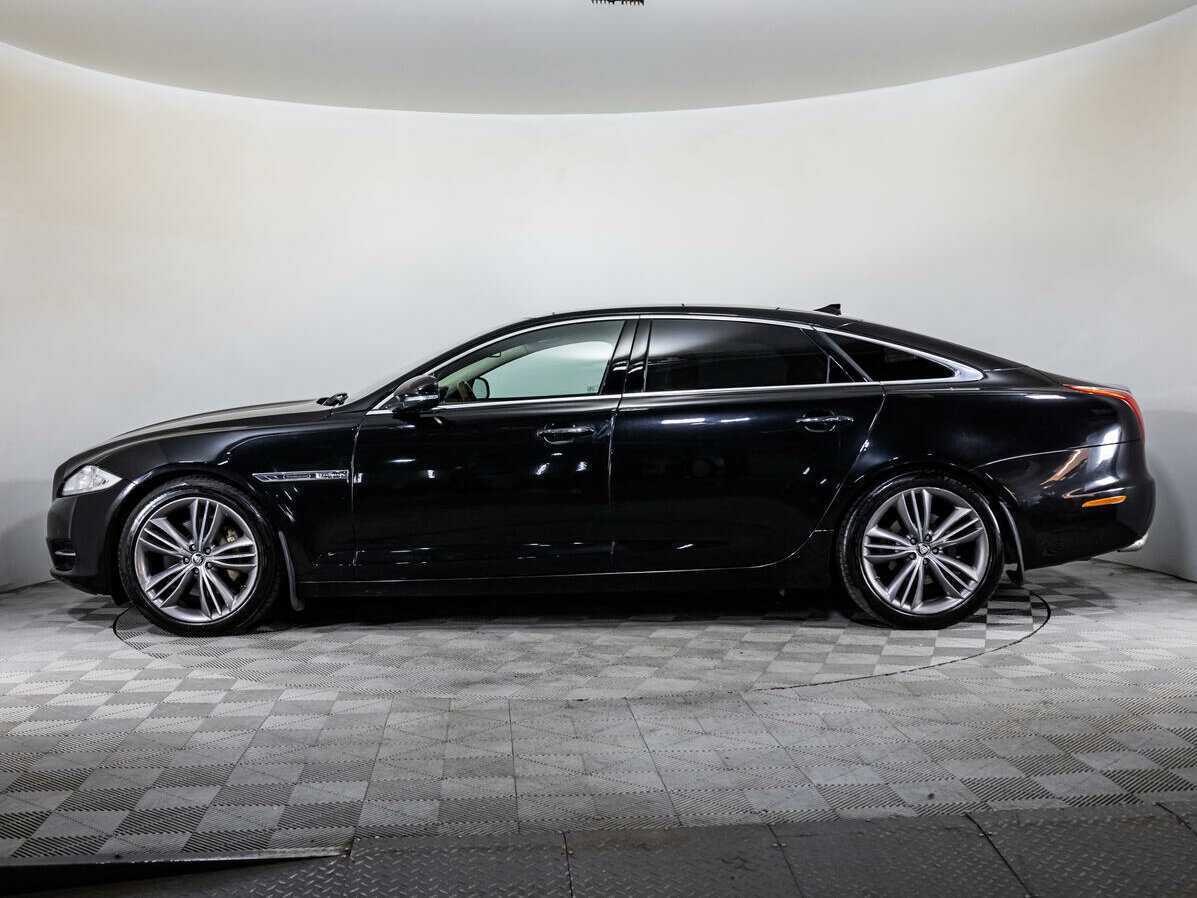 Купить Jaguar XJ с пробегом. Фото: #7
