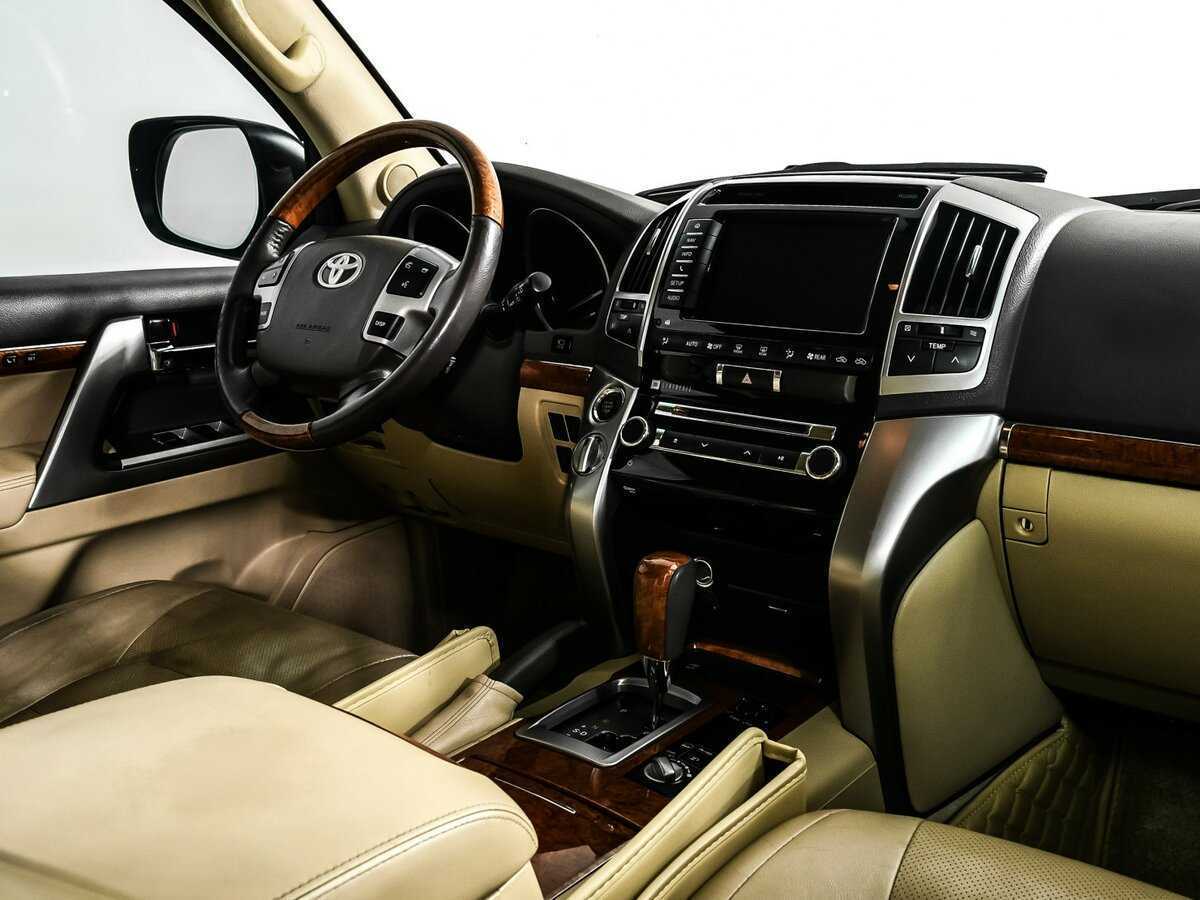 Купить Toyota Land Cruiser с пробегом. Фото: #8