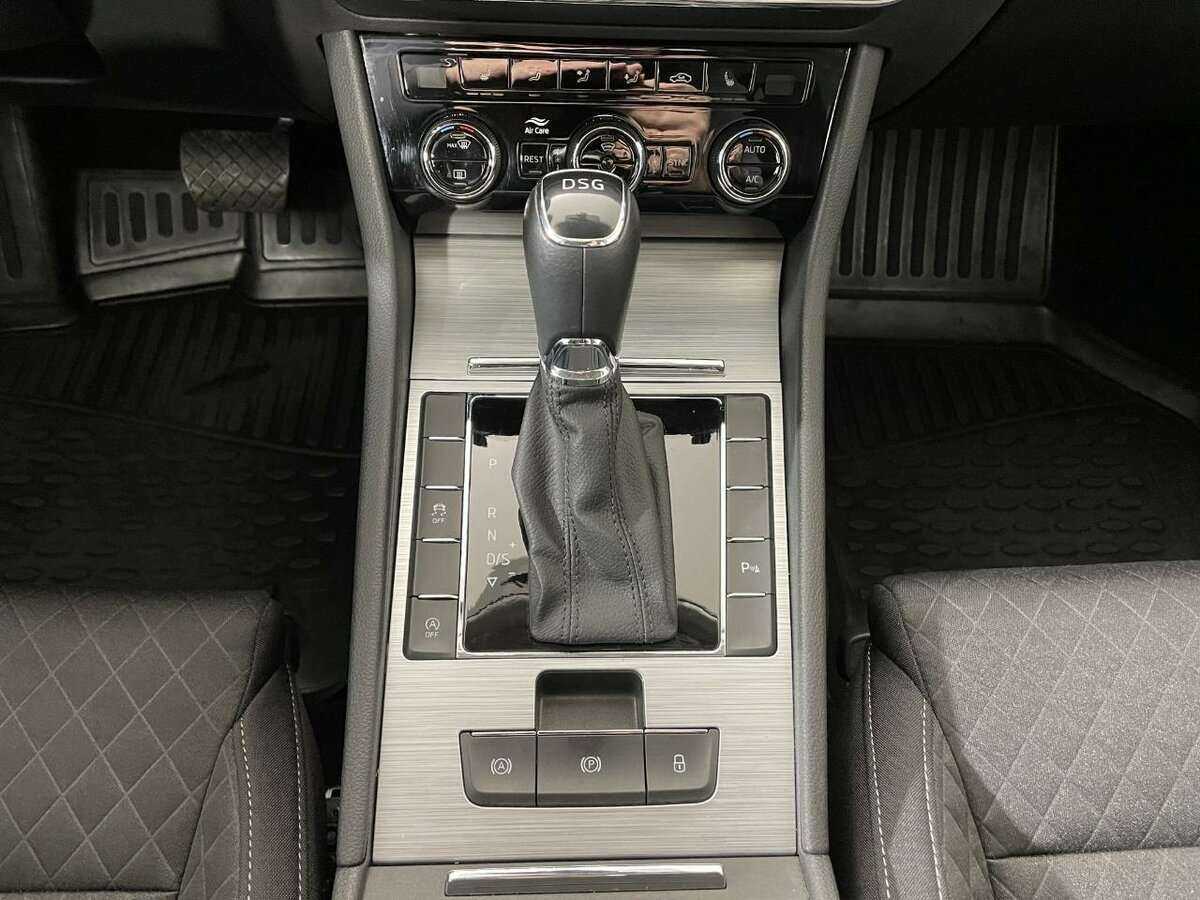 Купить Skoda Superb с пробегом. Фото: #11