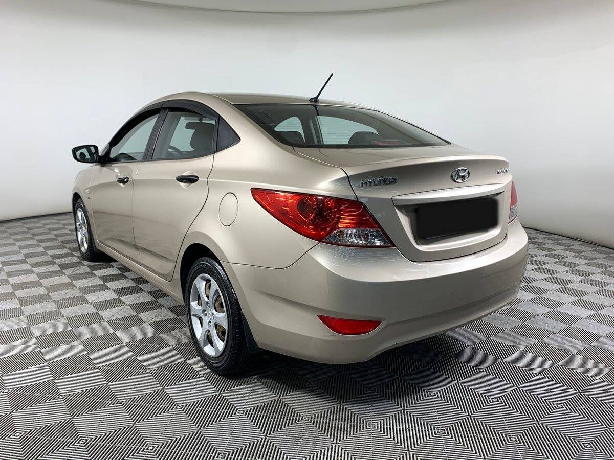 Купить Hyundai Solaris с пробегом. Фото: #6