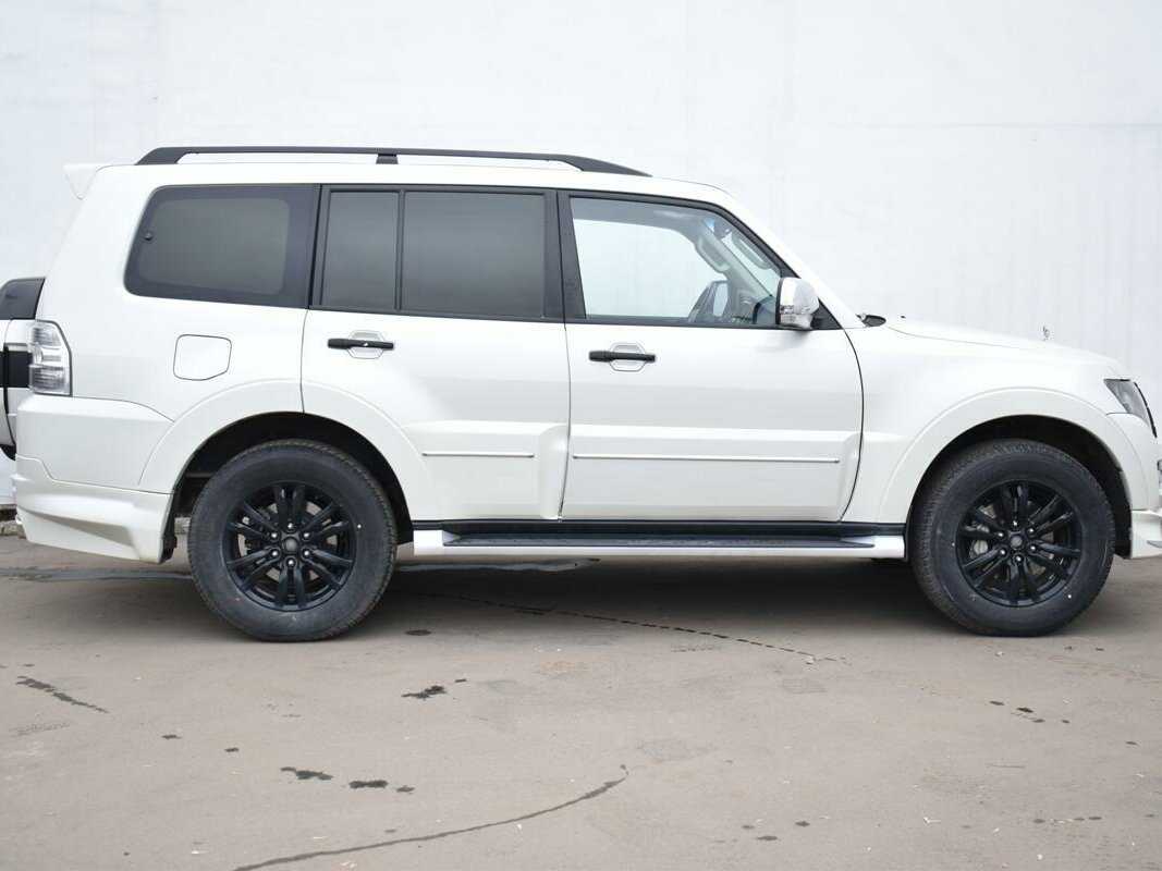 Купить Mitsubishi Pajero с пробегом. Фото: #3