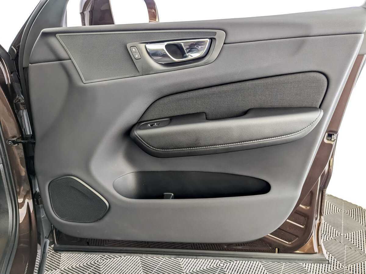 Купить Volvo XC60 с пробегом. Фото: #21