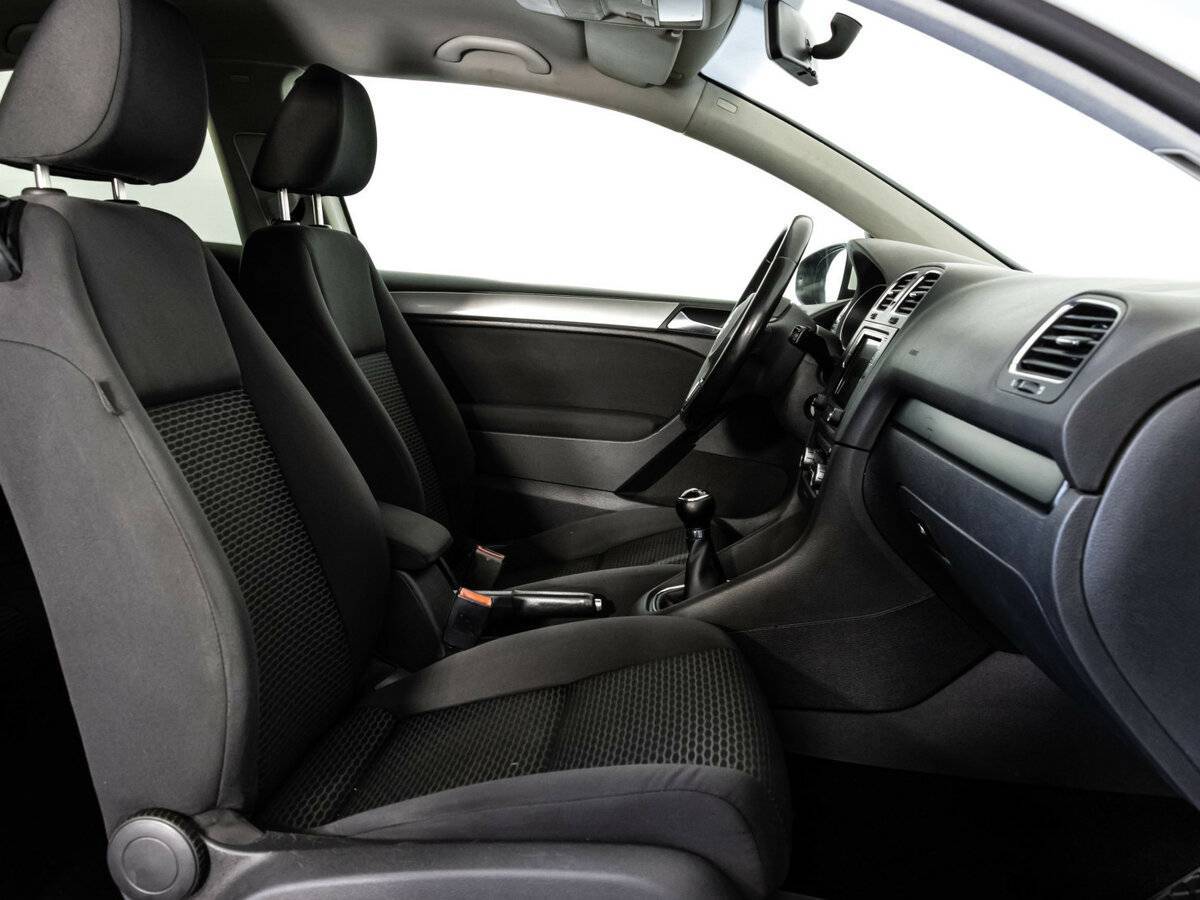 Купить Volkswagen Golf с пробегом. Фото: #12