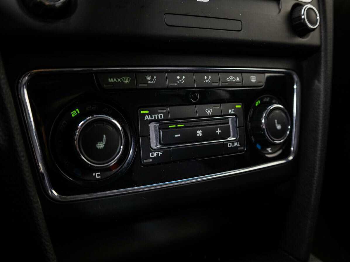 Купить Skoda Superb с пробегом. Фото: #16