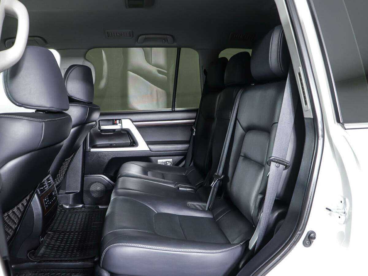 Купить Toyota Land Cruiser с пробегом. Фото: #9